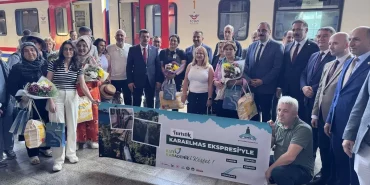 karaelmas-ekspresi-zonguldaka-ulasim-sagladi-Qa1Y2YR6.jpg