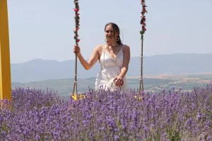 lavanta-tarlalari-fotograf-tutkunlarini-agirliyor-w8ahuxJj.jpg