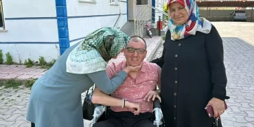 mavi-kapak-kampanyasindan-bayram-armagani-H1VVDwI9.jpg