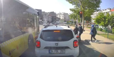 motosiklet-soforu-kirmizida-gecince-ogrenciye-carpti-fbtq47lB.jpg