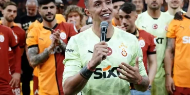 muslera-yeni-ekibini-acikladi-14-yil-sonra-yeni-kulupteyim-pMKrXhhA.jpg