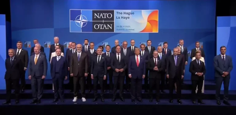 NATO Doruğu’nda aile fotoğrafı! 32 ülkenin lideri aynı karede