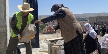 sarkislada-camii-insaatina-bayanlardan-dayanak-rrGjEQfR.jpg