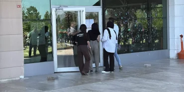 sivasta-kimlik-unutan-adaya-polis-yardim-etti-3aeMPEA3.jpg