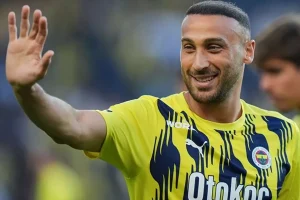 super-ligde-yilin-imzasi-cenk-tosunun-yeni-adresi-muhakkak-uzere-PqcEqmZa.jpg