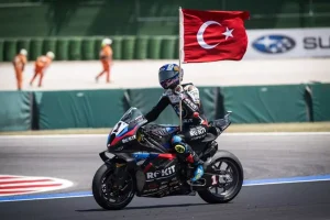 toprak-razgatlioglundan-superbike-sampiyonasinin-italya-ayaginda-3te-3-4OSR8aNh.jpg