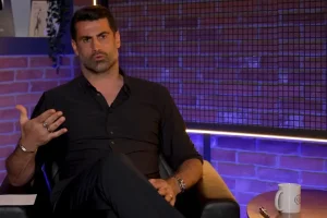 volkan-demirel-fenerbahcenin-yeni-transferini-acikladi-oynadi-lig-bizim-ligin-10-gomlek-asagisi-YwYkBFuj.jpg