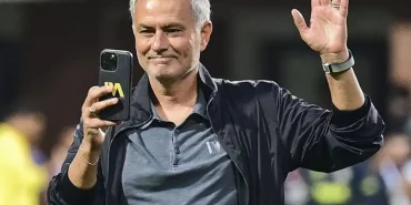 yok-artik-mourinho-real-madridin-yildizini-tek-telefonuyla-ikna-etti-ePCq2uSV.jpg
