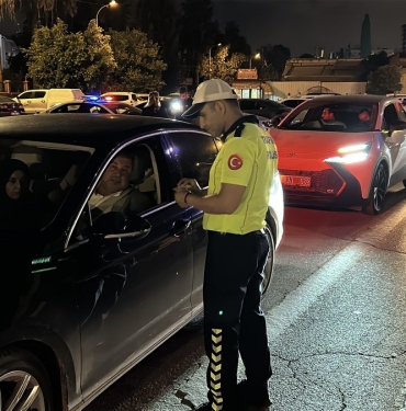 adanada-trafik-kontrolu-126-ceza-8-arac-men-fX2vHnG3.jpg