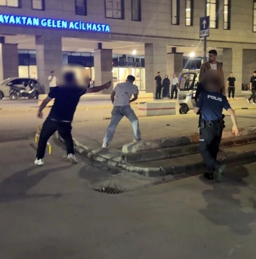 adiyaman-hastanesinde-bicakli-akin-vabyQerm.jpg