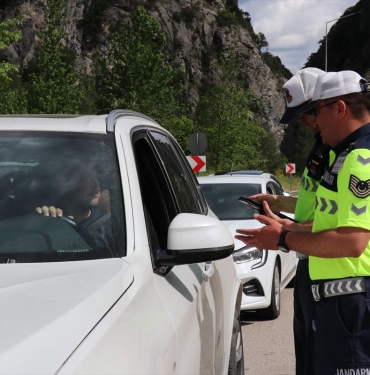 bayramda-trafik-tedbirleri-artirildi-E4t8GW3s.jpg
