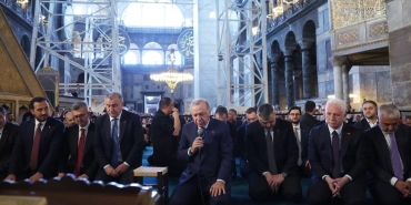 cumhurbaskani-erdogan-ayasofyada-cuma-namazi-cikisi-dikkat-ceken-aciklamalar-bdev7m9u.jpg