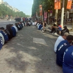 dev-finale-damga-vuran-olay-yere-oturup-telefonlari-actilar-xLX59qGX.jpg