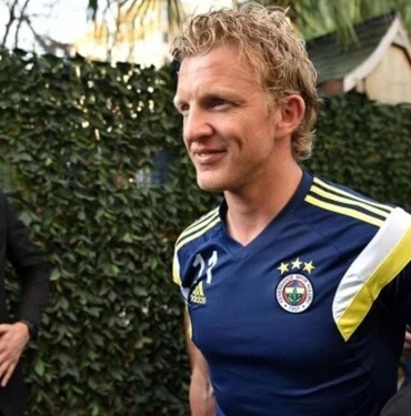 dirk-kuyt-fenerbahceye-geri-donuyor-alacagi-misyon-bile-asik-r-WJpRJyyb.jpg