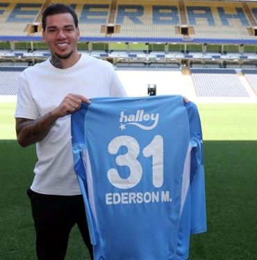ederson-31-numarayi-birakiyor-NeD6TPTk.jpg