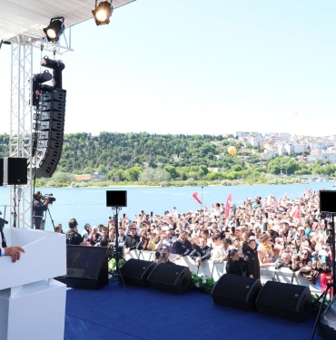 erdogan-bayram-cocuklarin-yuzunde-tebessumle-mana-bulur-yAVxWv2u.jpg