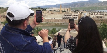 hasankeyf-kurban-bayraminda-turist-akinina-ugradi-yTb3UWzv.jpg