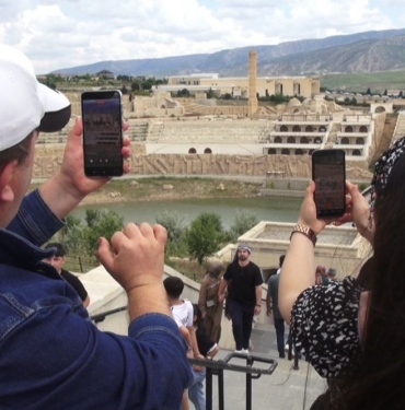 hasankeyf-kurban-bayraminda-turist-akinina-ugradi-yTb3UWzv.jpg