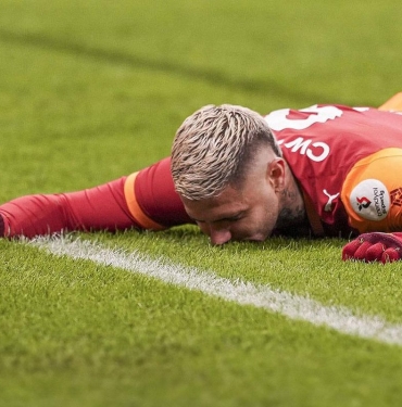 icardi-icin-yolun-sonu-bu-turlu-bitecegini-kimse-varsayim-edemezdi-EzPKAPgr.jpg