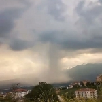 inegolde-saganak-ve-dolu-hayati-olumsuz-etkiledi-Ojxm3XLv.jpg