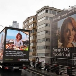 istanbulda-yapay-zek-nin-iki-farkli-yuzu-billboardlara-tasindi-GAYgnIiT.jpg