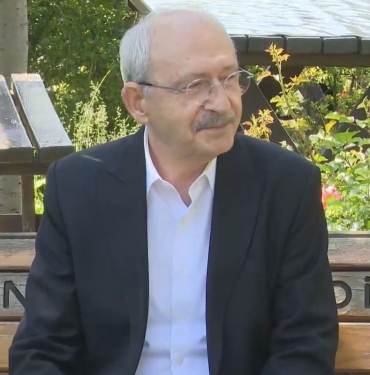 kilicdaroglu-kameralar-karsisina-gecti-ozel-ile-bayramlasiriz-dusman-degiliz-17gvBIjT.jpg