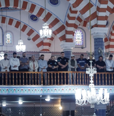 kurban-bayrami-namazi-coskusu-STj43K4v.jpg
