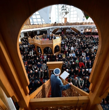 kurban-bayrami-namazi-coskusu-xSmif3zw.jpg