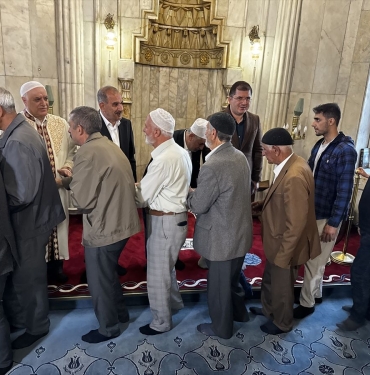 kurban-bayrami-namazlari-mescitlerde-kilindi-CWz58hjg.jpg
