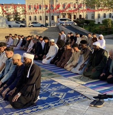 kurban-bayrami-namazlari-ulke-genelinde-kilindi-dFUtLSzD.jpg