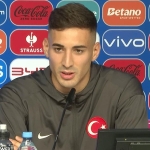 mert-muldur-saclarini-boyadi-goren-bir-daha-bakti-qZy5TXLU.jpg