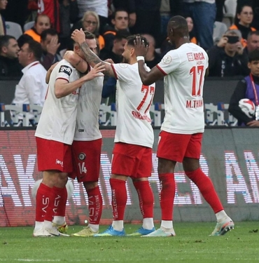 muhtesem-lige-yukselen-son-ekip-corum-fk-oldu-hkKBeMLl.jpg