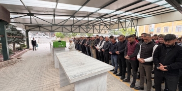 nigdede-kayinbaba-bicaklanarak-hayatini-kaybetti-eg1PtgKk.jpg