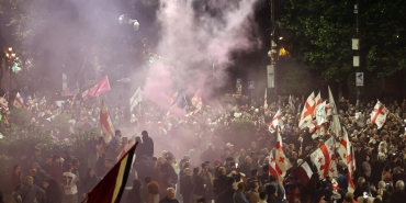 tifliste-hukumet-aykirisi-protesto-78qPQ15R.jpg