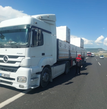 tir-kazasinda-sofor-hayatini-kaybetti-321vMeEM.jpg