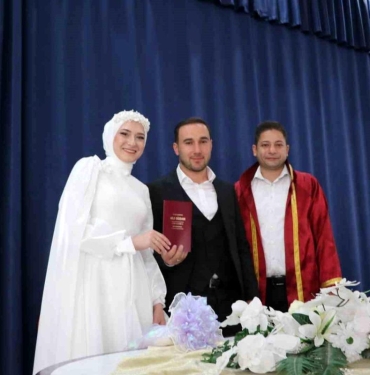 afyonkarahisarda-06062026-yogunlugu-26-cift-dunya-meskenine-girdi-Fx4gsdQT.jpg