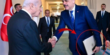 bahceli-gorusmesinde-bakan-ciftcinin-elindeki-dosyanin-sirri-cozuldu-DwWMHXKx.jpg