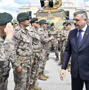bakan-ciftci-15-temmuzu-aydinlatan-kahramanlar-ozel-harekatti-jjnIyH87.jpg