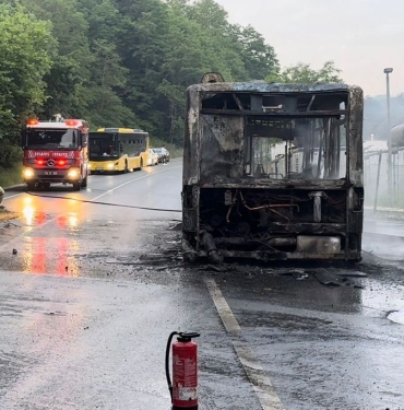 beykozda-iett-otobusu-alev-alev-yandi-W1ZYKp3x.jpg