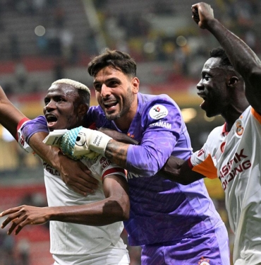 galatasarayda-surpriz-gidecek-deniyordu-kadroda-kaliyor-yyH5Onwt.jpg