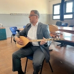 gorme-engelli-ogretmenden-baglama-dersi-eLMYf1JV.jpg