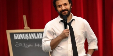 hasan-can-kaya-sessiz-sedasiz-evlendi-nikah-karelerine-yorum-yagdi-iPlVQEOw.jpg