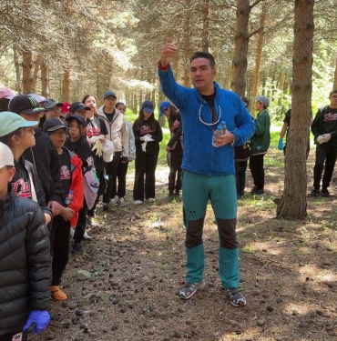 ogrenciler-tabiat-icin-pakliga-dayanak-verdi-msynagCX.jpg