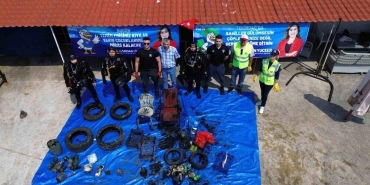 tekirdagda-deniz-pakligi-deniz-tabanindan-lastik-sandalye-ve-plastik-atiklar-cikarildi-9smKxnAW.jpg